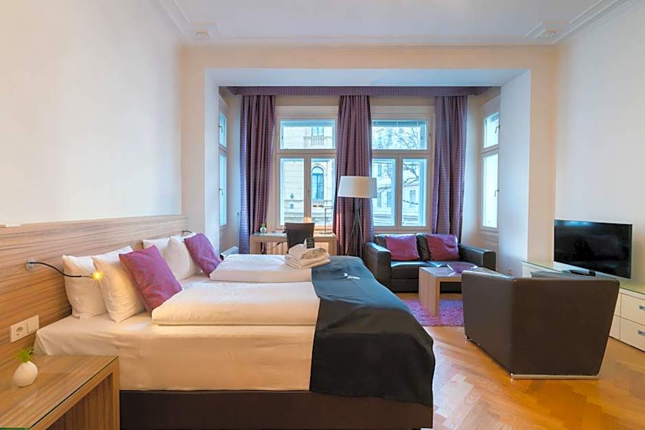 Vienna Residence, City Hall - Parliament