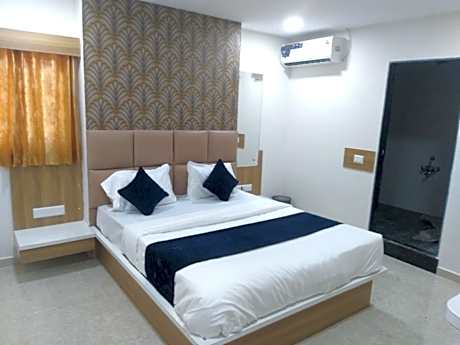 Hotel Bhavya Palace