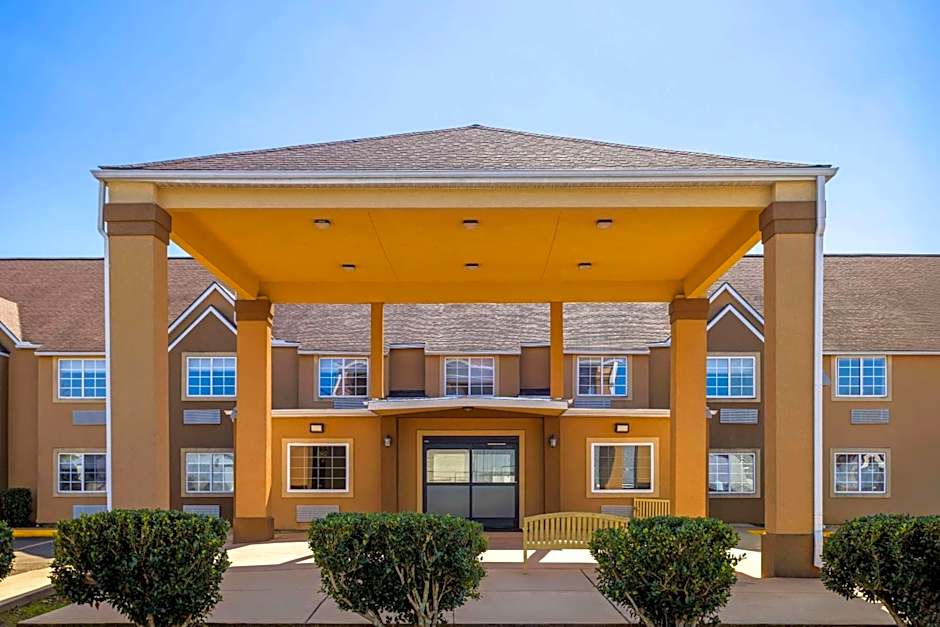 Days Inn by Wyndham Jackson Downtown