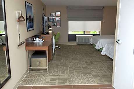 Queen Room with Two Queen Beds - Mobility and Hearing Access/Non-Smoking