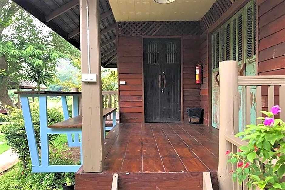 Lhongkhao Samoeng by Chi Villa