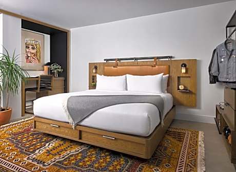 Standard King Room