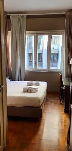 Smart Hotel Gallery House