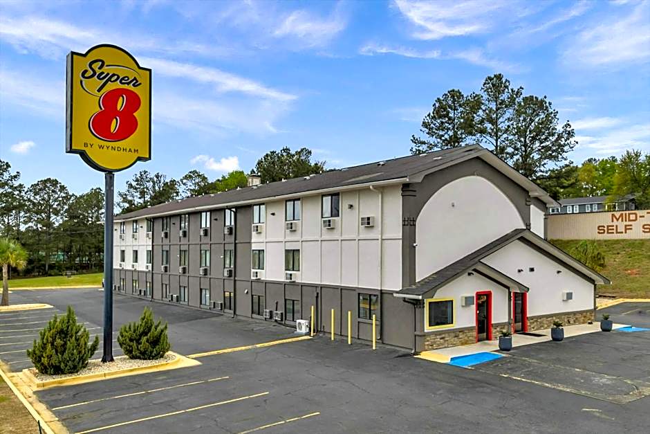 Super 8 by Wyndham Warner Robins