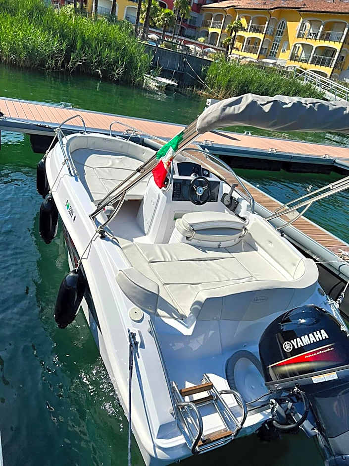 Yachting Residence - Private Dock, Lake Access & SPA