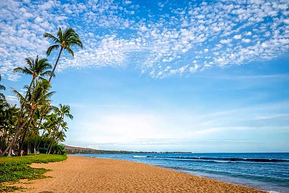 Updated Kihei Studio, Steps to Beach with Pool, Hot Tub & Parking