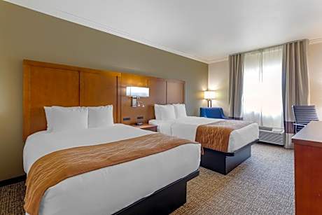 Queen Room with Two Queen Beds - Non-Smoking