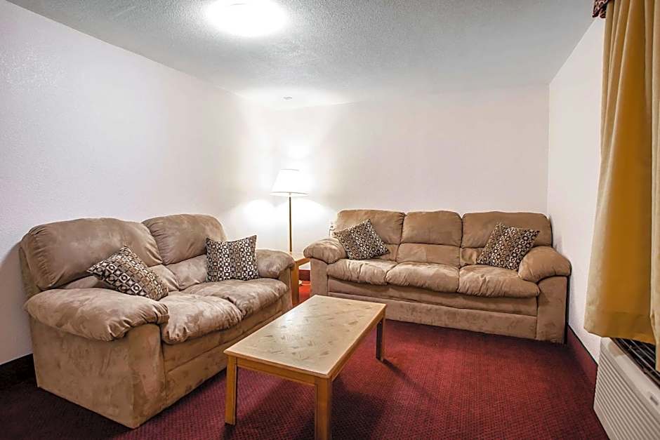 Econo Lodge Truman Inn