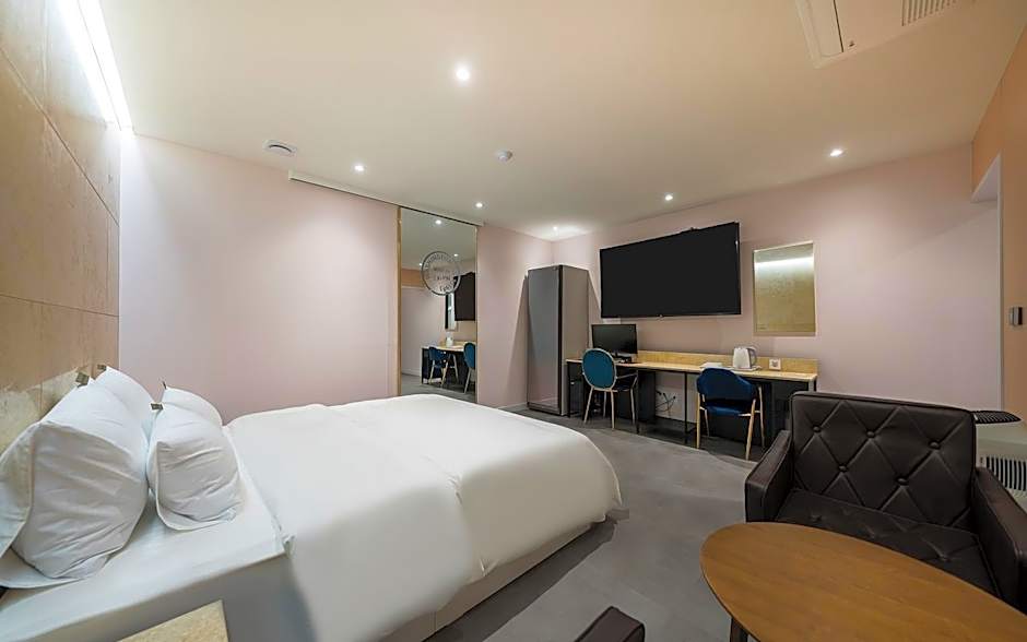 Hotel Millennium