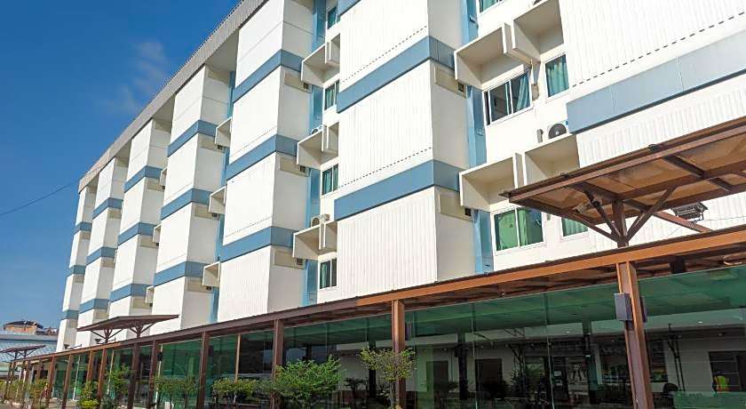 Mayflower Grand Hotel Korat