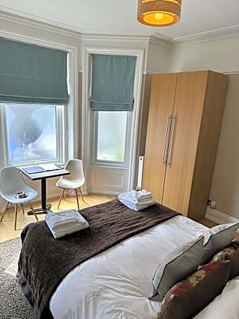 Deluxe Studio