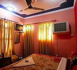 Pyrenees Hostel by Indian Culture