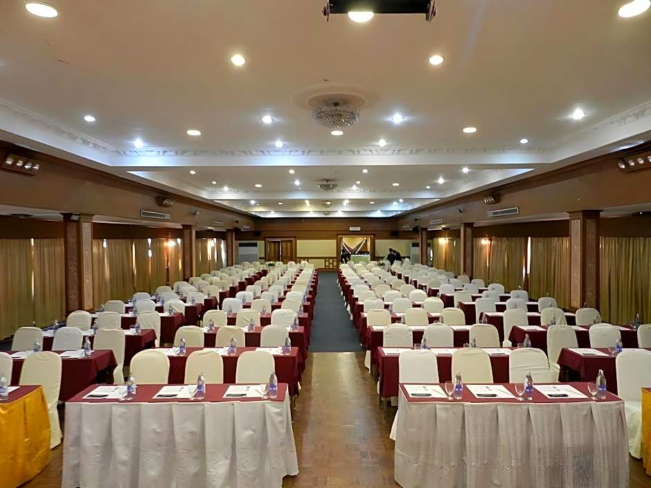 The Niran Grand Hotel