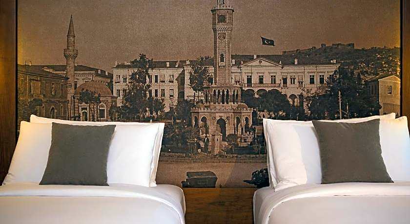 Renaissance by Marriott Izmir Hotel