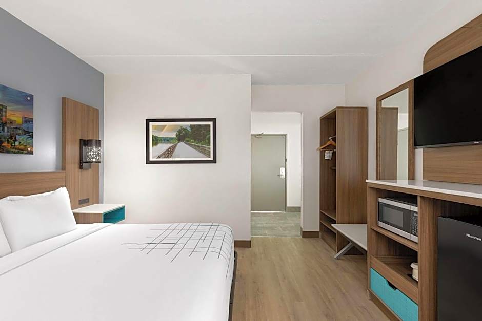 La Quinta Inn & Suites by Wyndham Atlanta Roswell