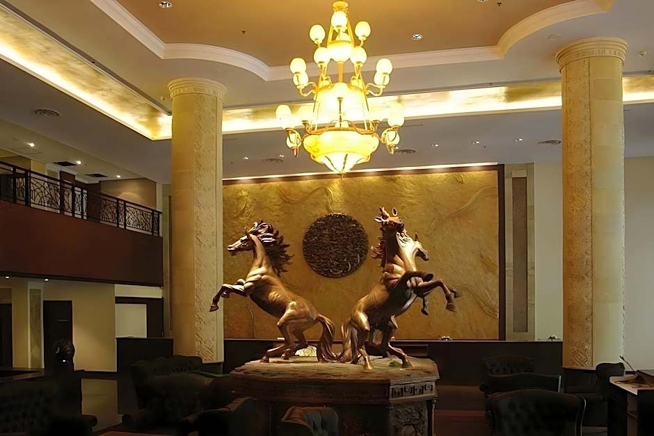 Harmoni Suites Hotel