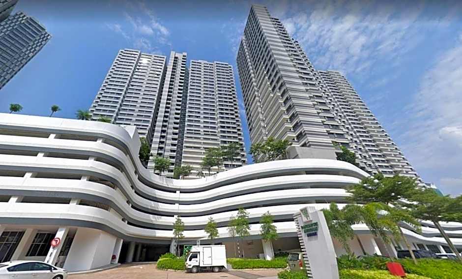 Meridin Medini Iskandar Puteri by RR JBcity