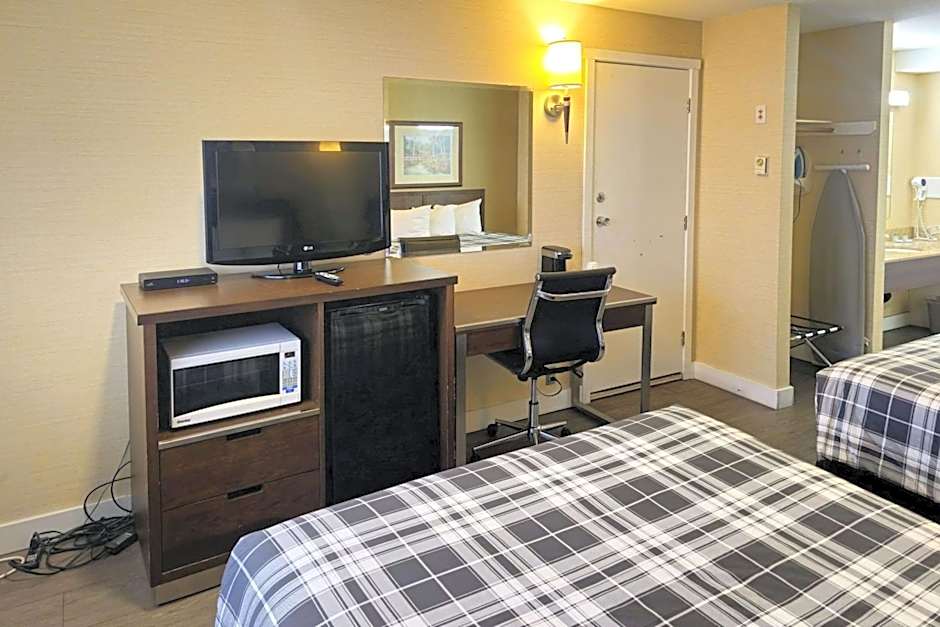 Rodeway Inn & Suites