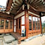 Gaeunchae Hanok Guesthouse Jeonju 2 (Korea Quality)