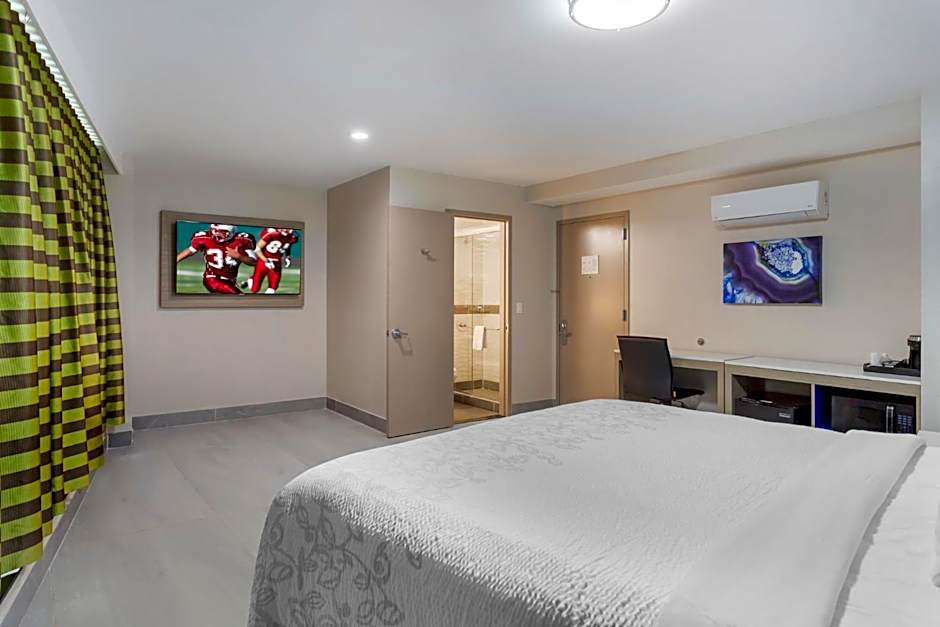 Red Roof PLUS Brooklyn - Flatbush Ave