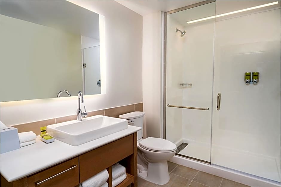 Element Sacramento Airport