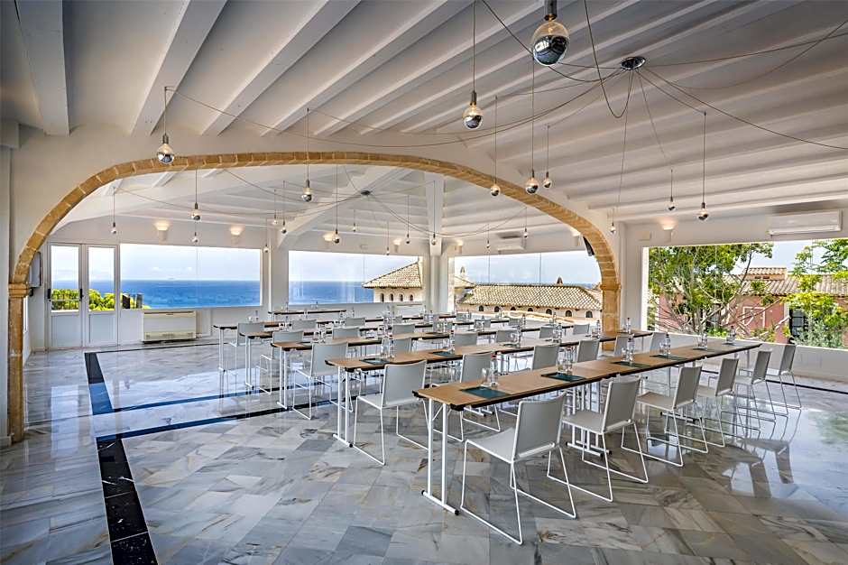 Occidental Pueblo Acantilado