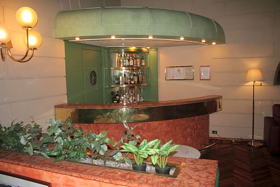 Albert Hotel