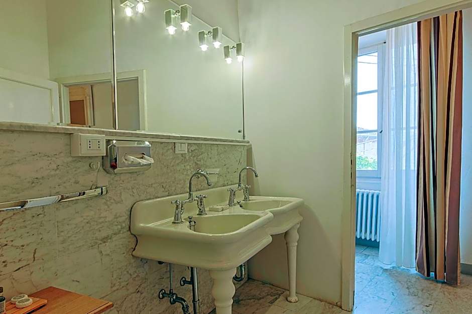 Hotel Villa Sermolli