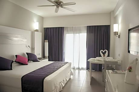 Family Suite (2 Bedrooms)