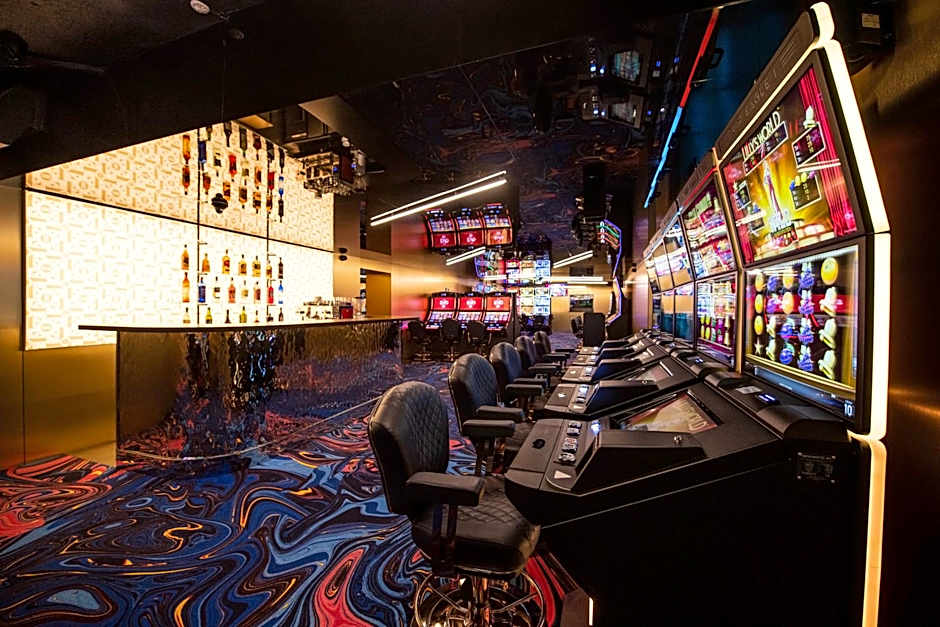 City Park Hotel by CHM