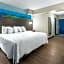 Red Roof PLUS & Suites Virginia Beach - Seaside