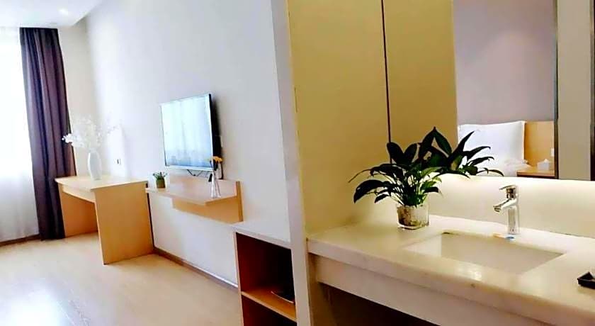 7 Days Premium Chongqing Longtou Temple North Railway Station Center