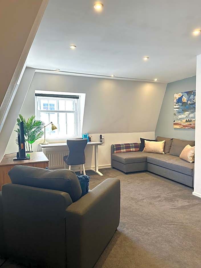 Penthouse near park - air con - Guest and the City