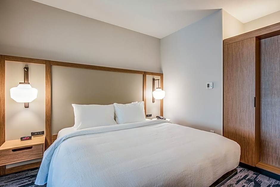 Holiday Inn Express & Suites Platteville By IHG
