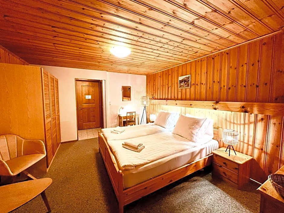 Rooms with Private bathrooms