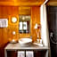 Hirschen Guesthouse - Village Hotel