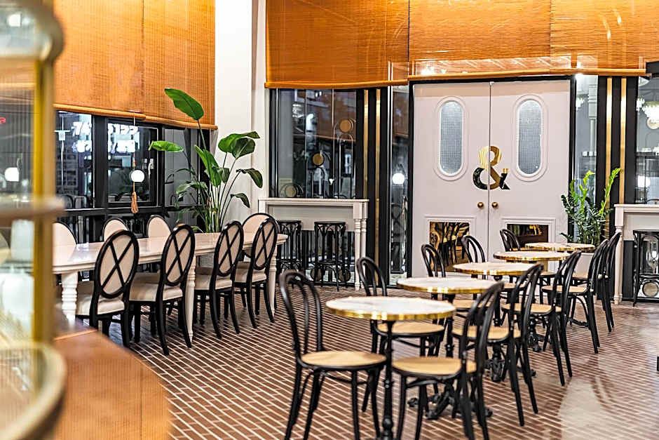 HOUND HOTEL SIGNATURE