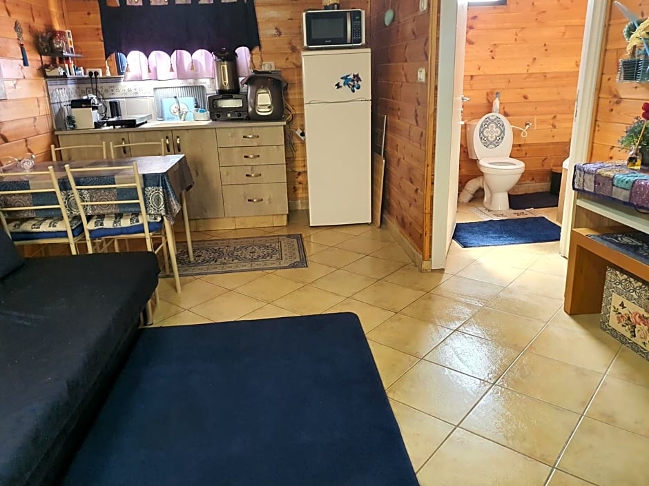 Zimmer Belev HaKikar- Dead sea