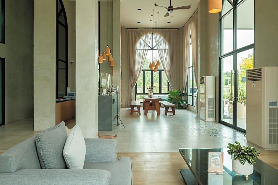 Le Lert Hotel Ratchaburi