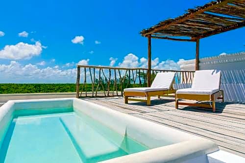 Punta Blanca Beachfront Suites