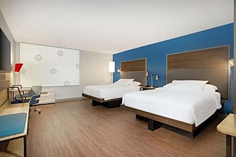 Queen Room with Two Queen Beds - Mobility Access