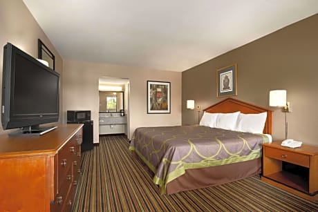 1 King Bed Accessible Room Smoking