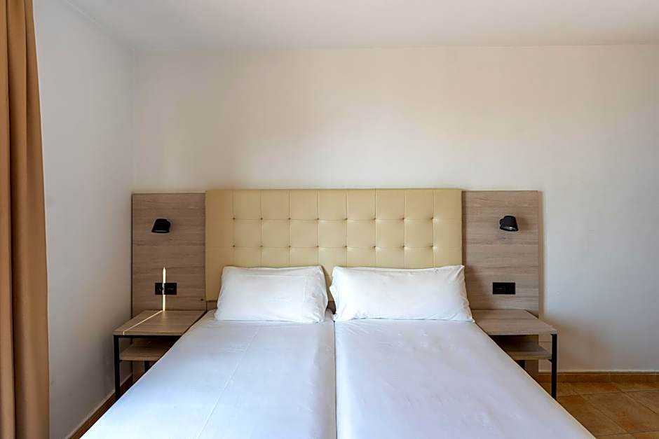 Hotel Queens - Adults Only By MC