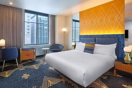 Wonderful King Room with Roll-in Shower - Mobility Accessible