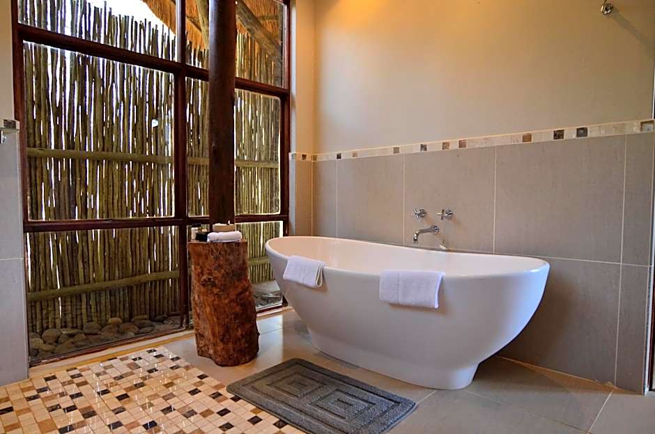 Amakhosi Safari Lodge