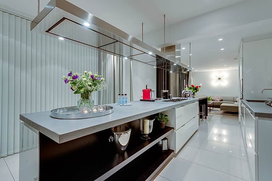 Black Pearl Apartment Hotel
