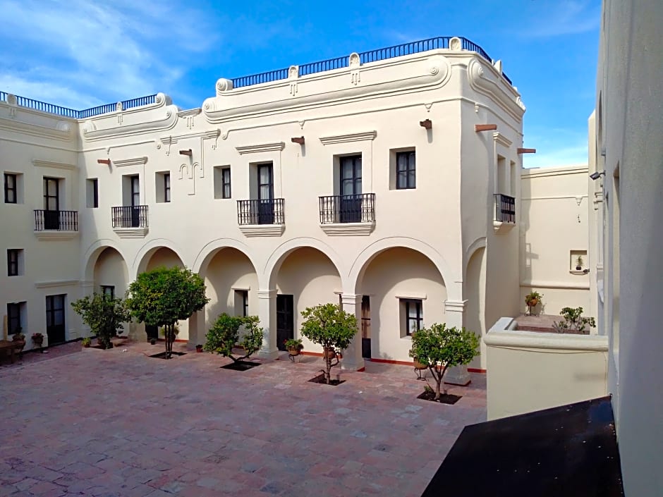 Meson De La Merced Hotel & Suites