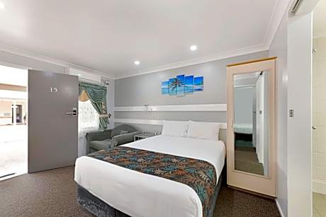 Two-Bedroom Family Room with Two Queen Beds