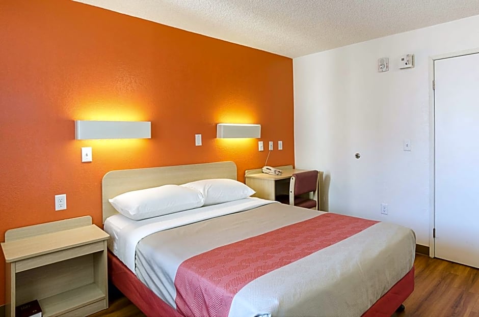 Motel 6- Denver, CO Downtown