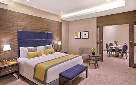 King Suite with Jetted Tub - Non-Smoking